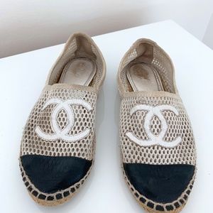 CHANEL Black/White Espadrilles Size 37 Fits Size 6